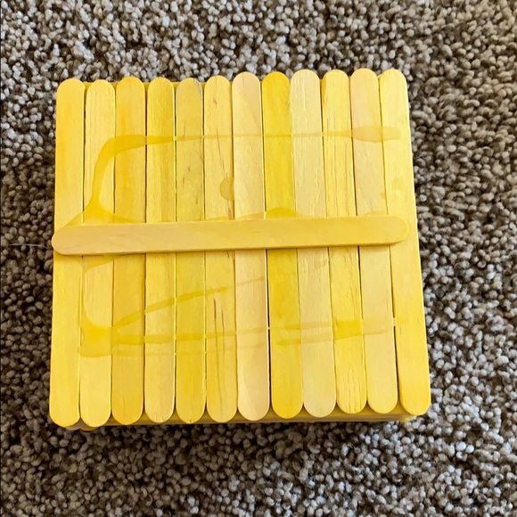 Box: 💛 - Picture 3 of 3